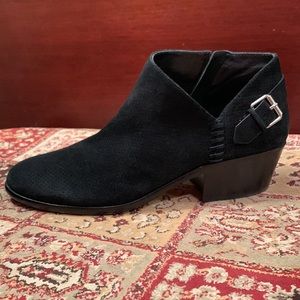 Vince Camuto black suede ankle boots. Size: 10M / 42